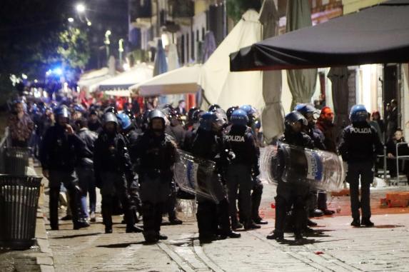 Milano L Agguato Sui Navigli Degli Ultr Milanisti Ai Tifosi Del Psg