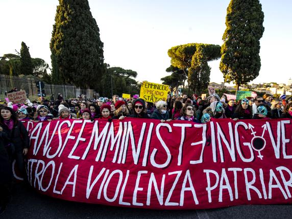 Roma Al Corteo Contro La Violenza Sulle Donne Oltre 500 Mila