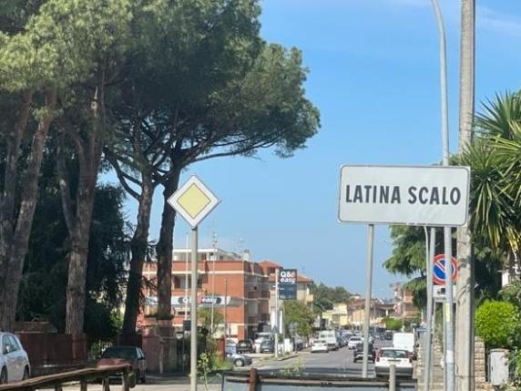 Latina Fidanzati Aggrediti Lui Pestato E Lei Rapita E Stuprata Identificato Un Senzatetto Con