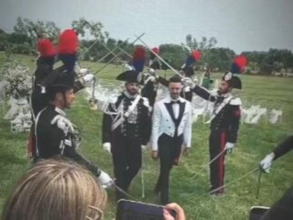 Il Carabiniere E Le Nozze Gay In Alta Uniforme Il Sindacato Difende