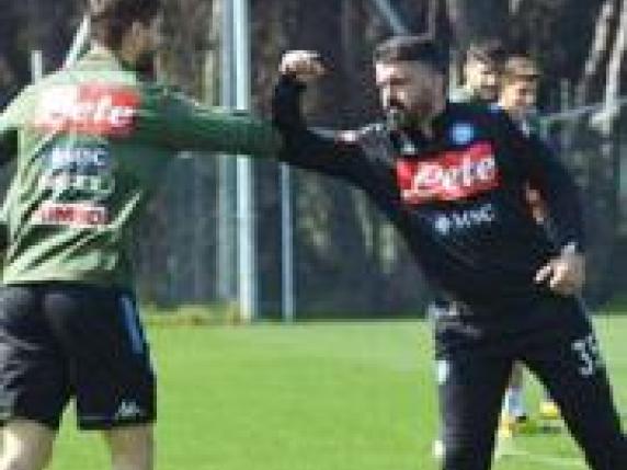 Calcio Napoli Tutti Negativi Al Covid Ora Manca Solo Il Campo