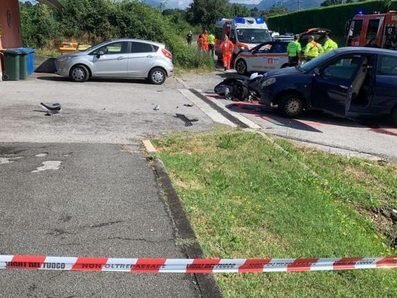 Raffaele Manzoni morto nell incidente ad Arlate il suo scooter si è