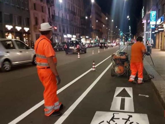 Milano La Nuova Pista Ciclabile Lunga 900 Metri Da San Babila A Piazza