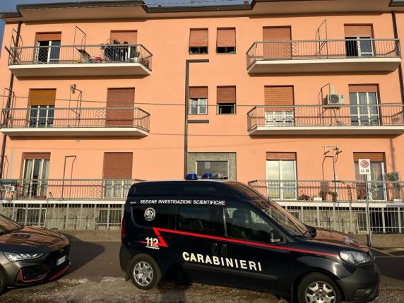 San Giorgio Su Legnano Spara Alla Compagna Con La Pistola Del Cognato