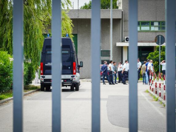 Rivolta E Scontri Nel Carcere Di Santa Maria Capua Vetere Reclusi