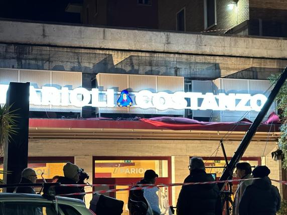 Roma Il Parioli Diventa Teatro Costanzo Serata Dedicata Al