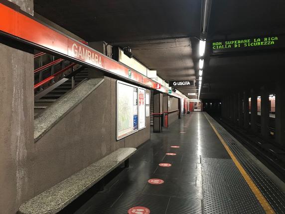 Milano Uomo Morto Sotto Un Treno Della Metropolitana Gesto Volontario