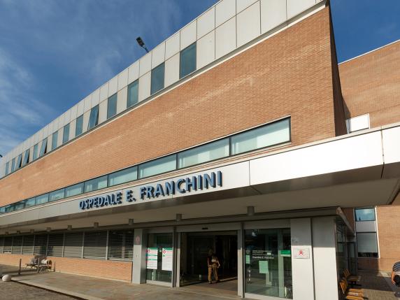 Reggio Emilia Donna Incinta Muore Davanti All Ospedale Di Montecchio