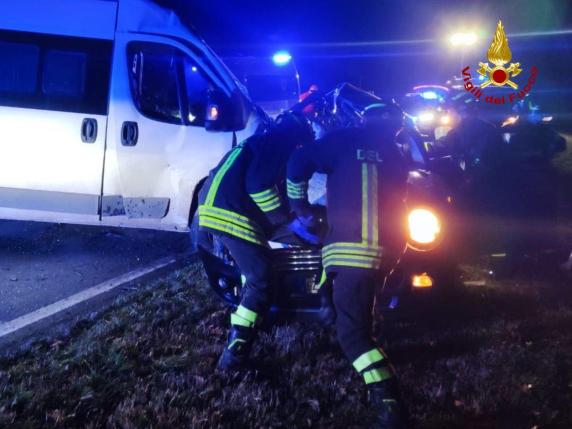 Incidente A Reggio Emilia Frontale Tra Auto E Furgone Morti Alan