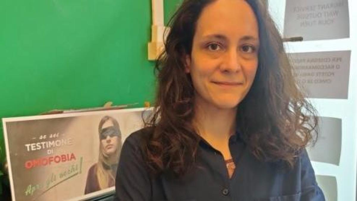 Assalto Al Gay Center Alessandra Rossi Siamo Sotto Attacco Scritte