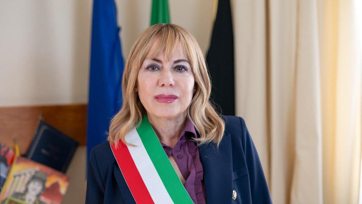 La Sindaca Di Latina Matilde Celentano Io Il Tumore Le Cure Poi Il