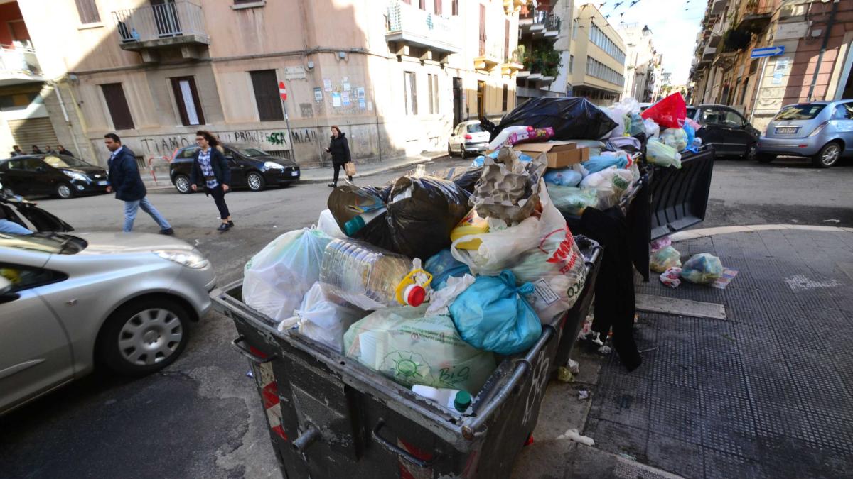 Discariche chiuse è emergenza Stop ai rifiuti nei giorni festivi