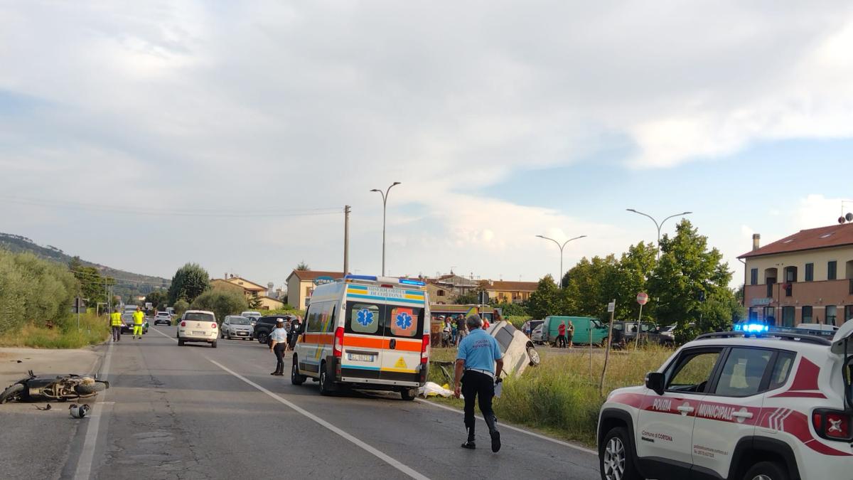 Cortona Scontro Frontale Tra Auto E Moto Un Morto E Un Ferito Grave