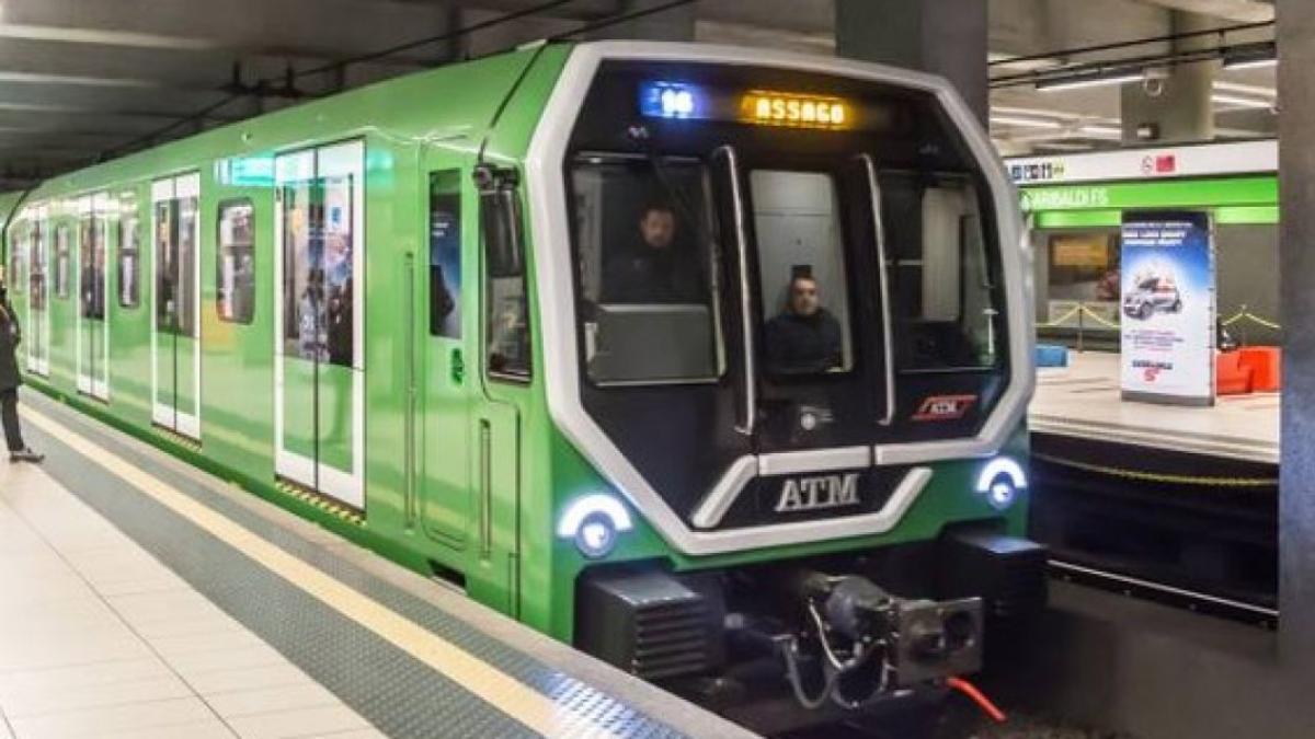 Milano Linea Verde Della Metropolitana Bloccata Per Mezz Ora Tra