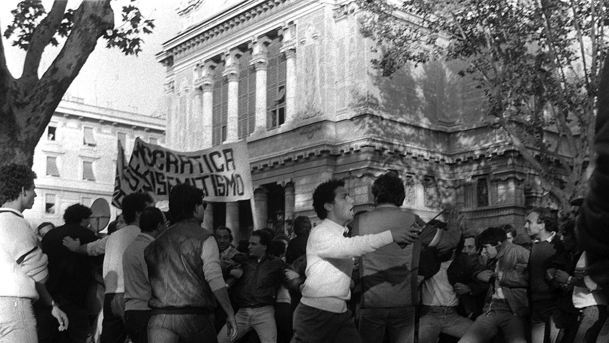 Attentato Alla Sinagoga Di Roma Del La Procura Indaga Quattro