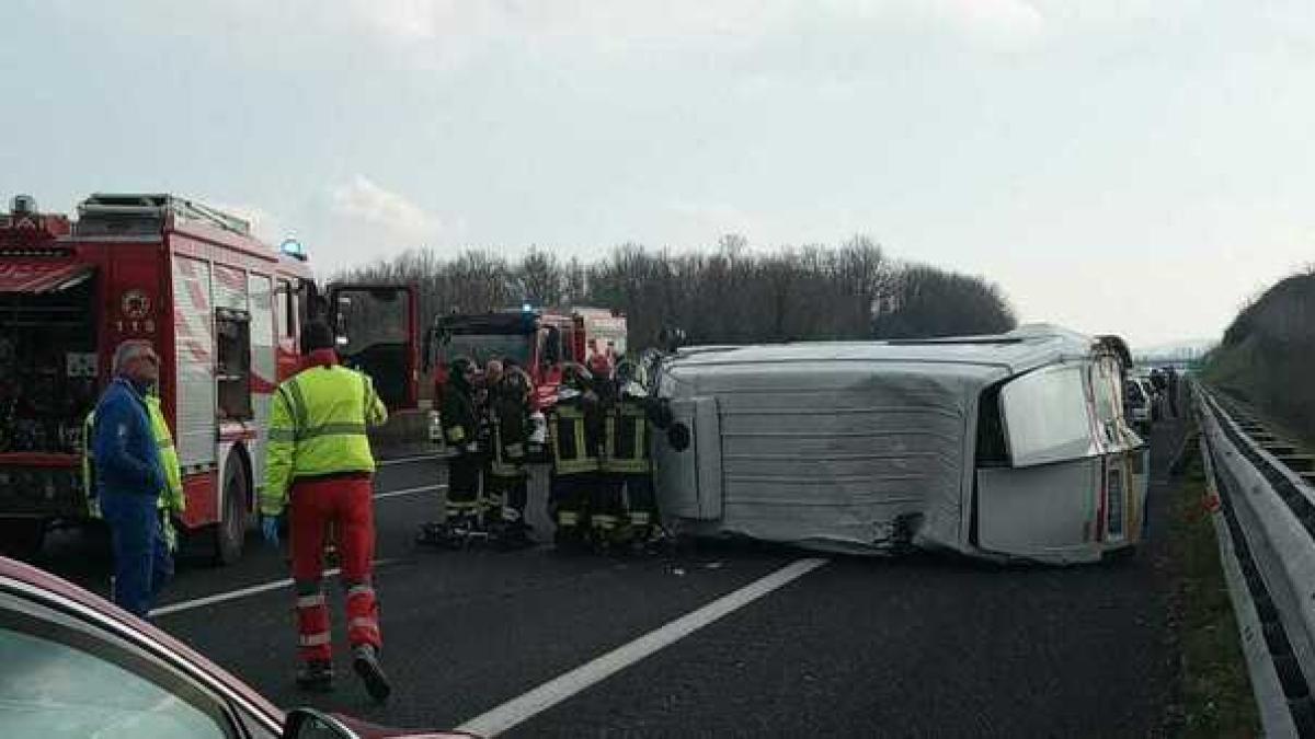 Incidente Sull A1 Tra Cassino E Caianello Due Morti Strada Chiusa E