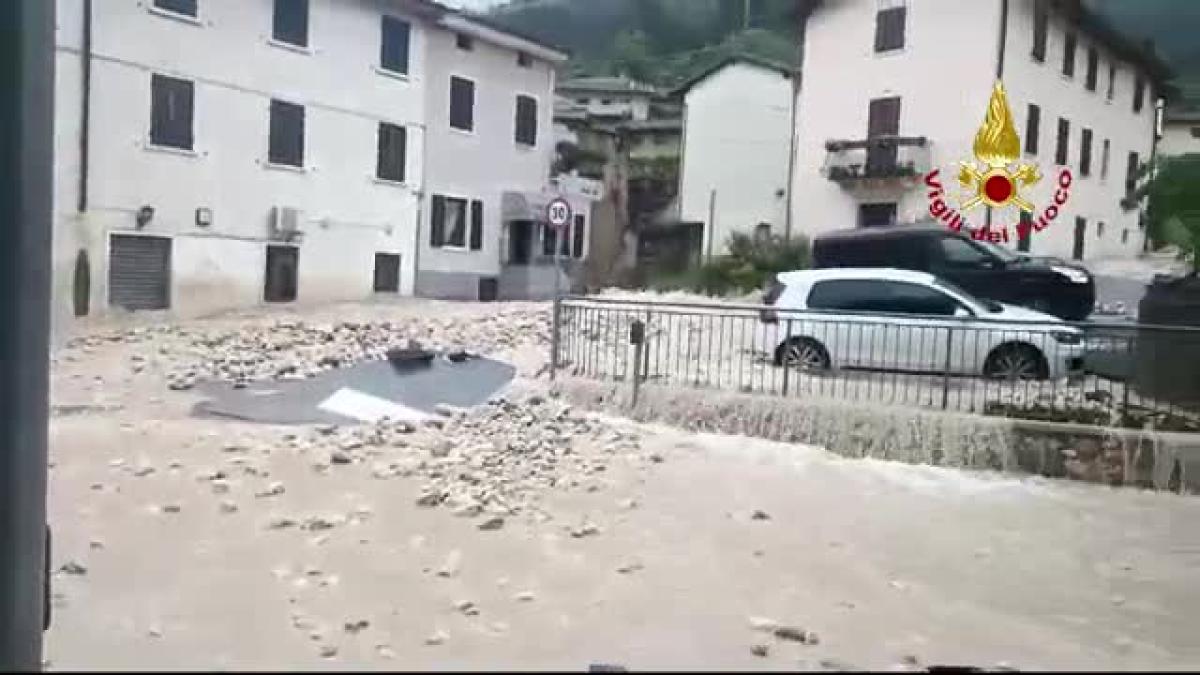 Maltempo Migliorano I Fiumi Sale Il Livello Del Brenta Piena Del