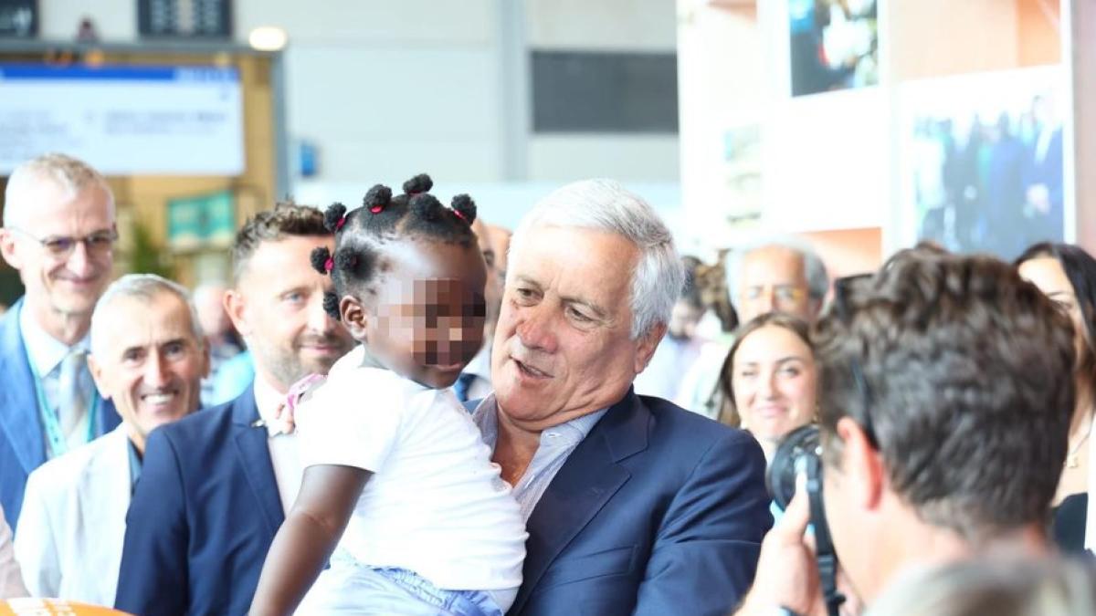 Blessing La Bambina Che Tajani Aveva In Braccio Al Meeting Di Rimini