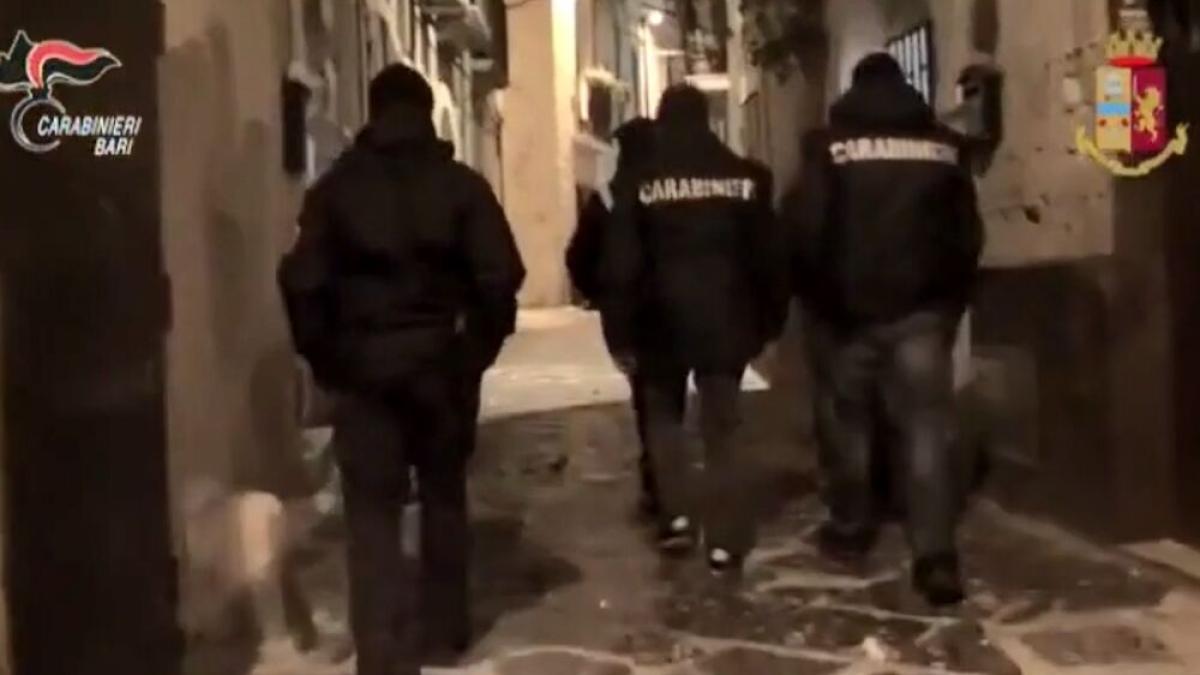 Mafia Estorsioni E Droga A Bari Ordini Di Carcerazione Per