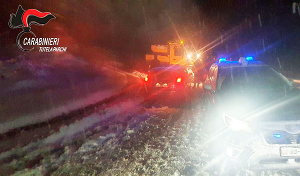 Maltempo Sul Parco Del Pollino Bloccate Auto Con A Bordo Persone