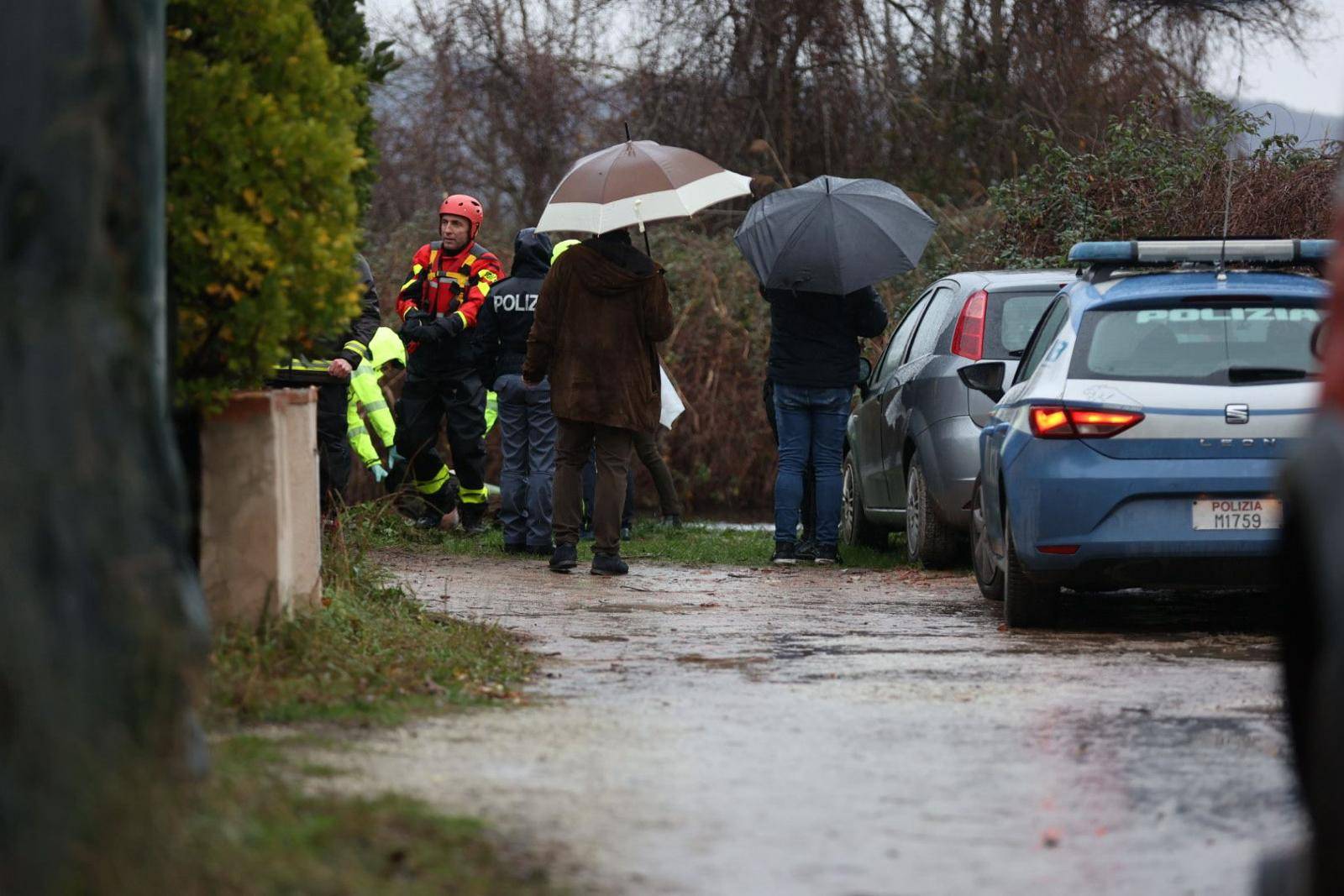 Lago Di Massaciuccoli La Barca Si Rovescia Due Morti Erano A Caccia