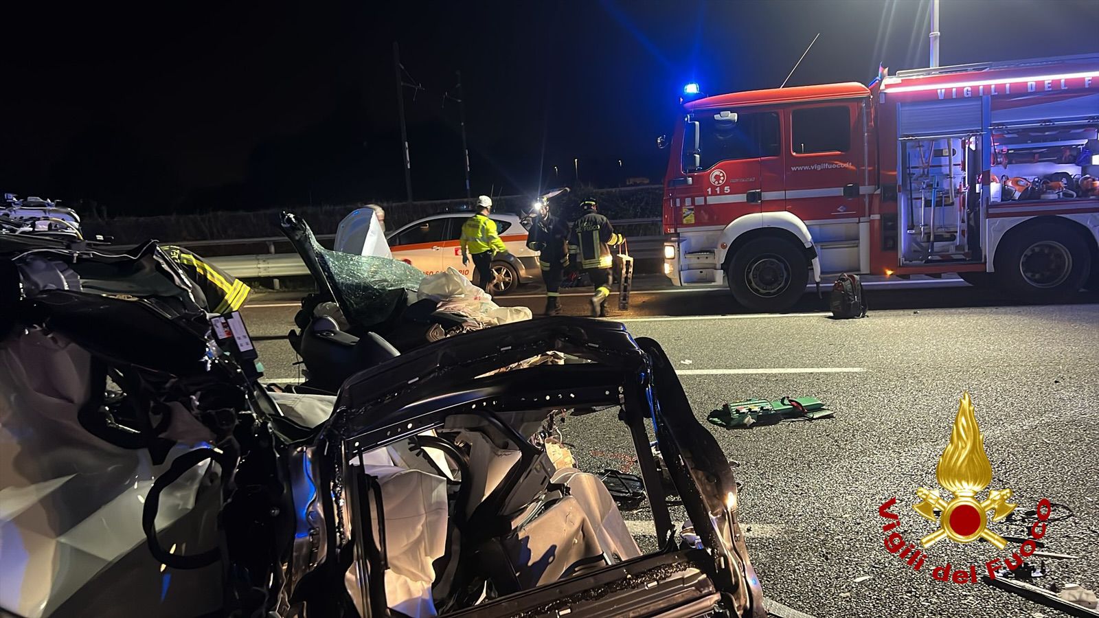 Incidente A Milano Alla Barriera Ghisolfa Frontale Tra Un Furgone Che