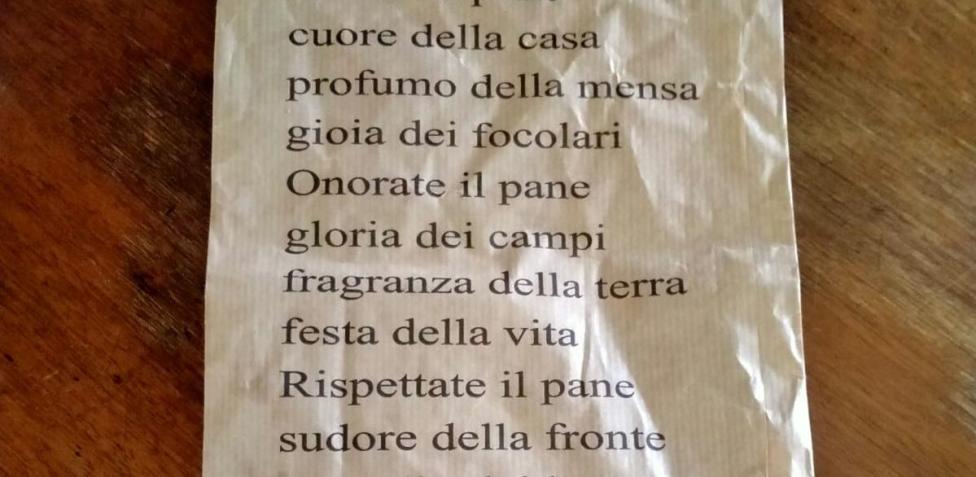 Arezzo due forni vendono il pane nella busta con la Preghiera del