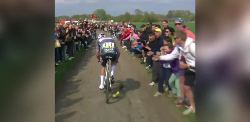 Parigi-Roubaix 2025 in diretta: van der Poel trionfa ancora