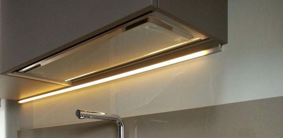 Illuminazione sottopensile da cucina - Lampada con interruttore incorporato