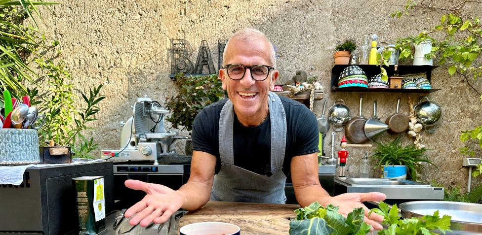 Lo chef influencer Max Mariola fa conoscere Narni sui social-Corriere  dell'Umbria
