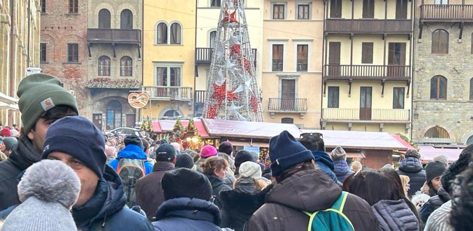 Arezzo fa il pieno per la Citt del Natale 100 mila persone in un