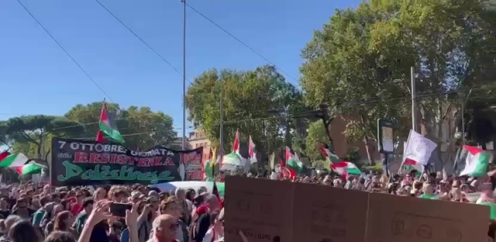 Corteo ProPal a Roma: «Siamo un milione, stop al genocidio