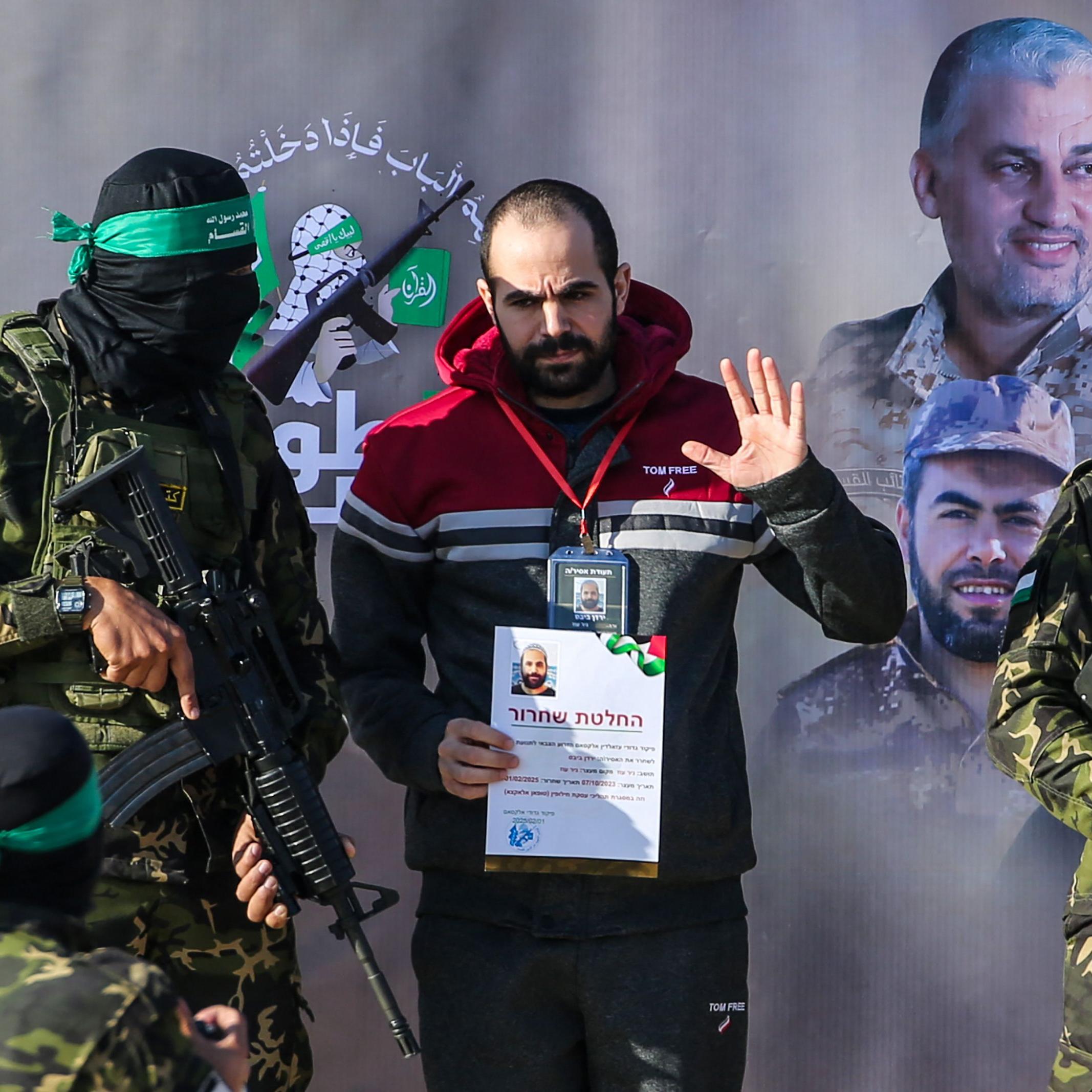 Le notizie di sabato 1 febbraio sulla guerra tra Israele e Hamas | Liberati i tre ostaggi Yarden Bibas, Ofer Calderon e Keith Siegel. Netanyahu sceglie il nuovo capo dell'Idf, è Ayal