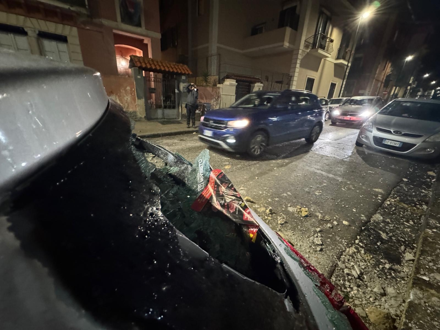La scossa di magnitudo 4.4 ai Campi Flegrei: calcinacci caduti, gente in strada