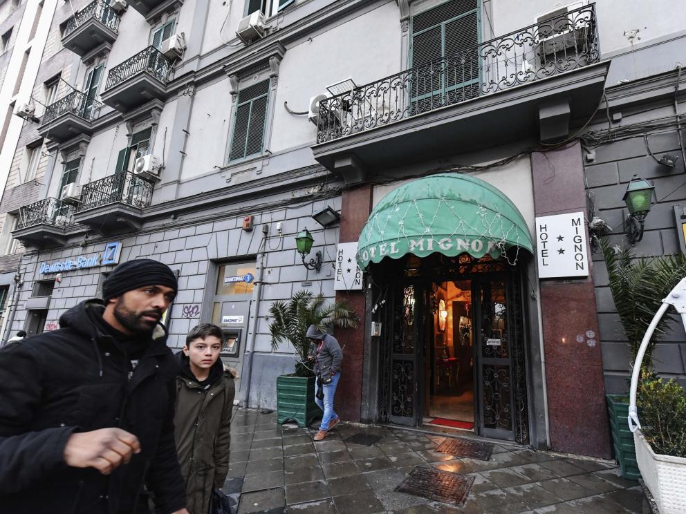 Napoli la stanza di hotel in cui alloggia Ciro Di Marzio in