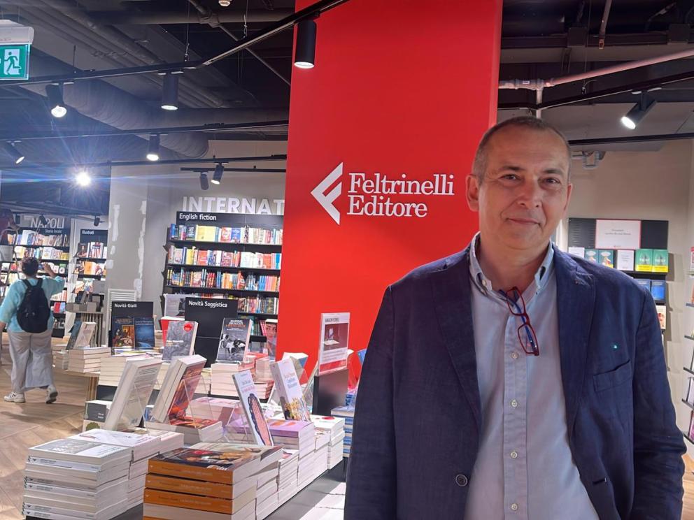 La nuova Feltrinelli di piazza dei Martiri a Napoli