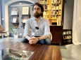Luca Cena, l’influencer di Torino che racconta i libri antichi: «Mi scrivono per valutare i libri che hanno in casa»