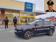 Biella, 84enne ruba il tonno all'Eurospin e un carabiniere paga per lei: «Aveva solo 20 euro nel portafogli, voleva mangiare del pesce ma non poteva permetterselo»