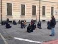 Blitz degli studenti al liceo Manzoni: occupato (simbolicamente) il cortile (foto da Instagram)