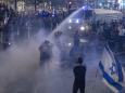 Israele, scontri alle proteste anti-governative: polizia usa idranti contro i manifestanti
