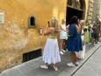 Le buchette del vino a Firenze fanno impazzire i turisti: « La fila non manca mai, c'è a tutte le ore del giorno»