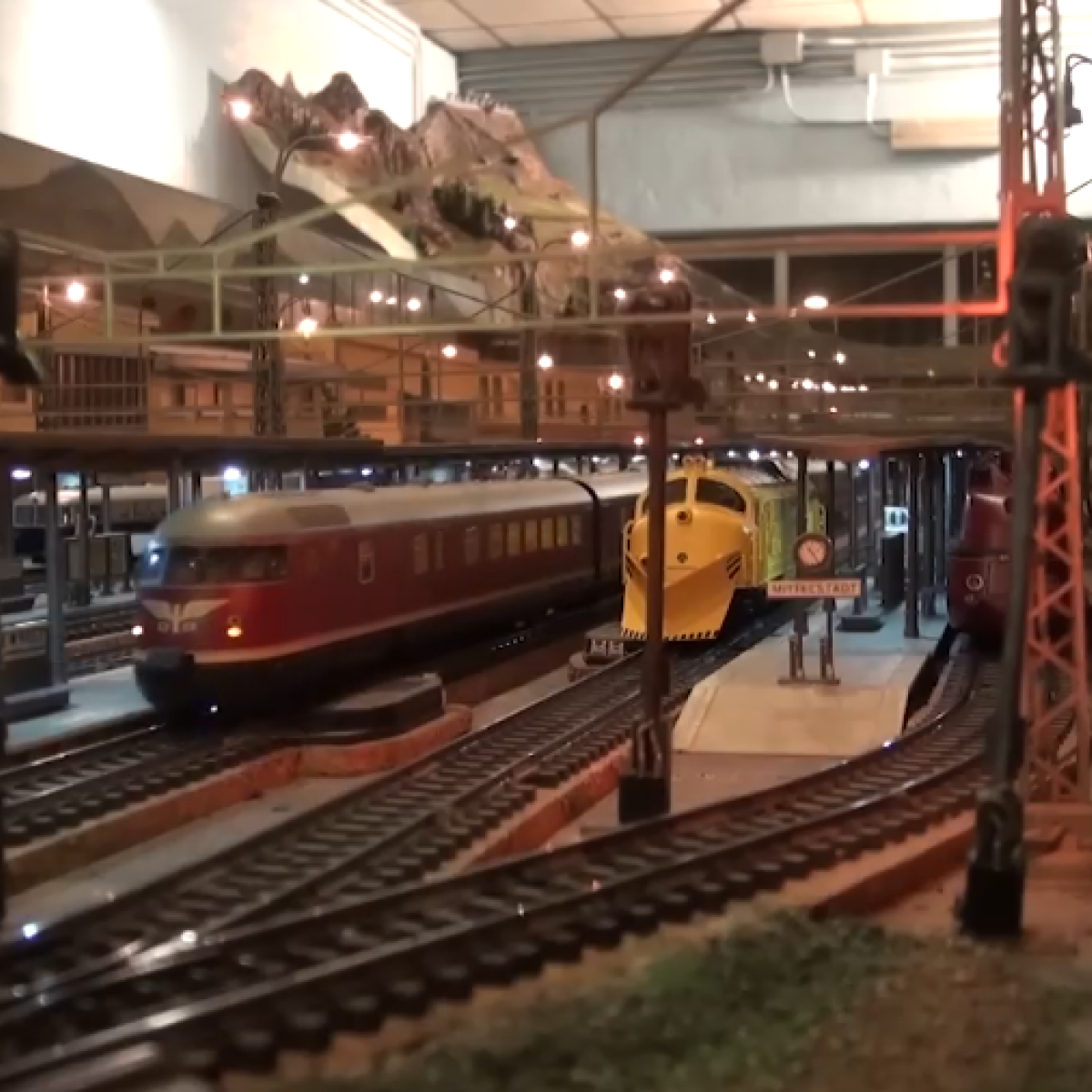 Plastici Ferroviari Trenini Elettrici Scala Z Plastico Trenino