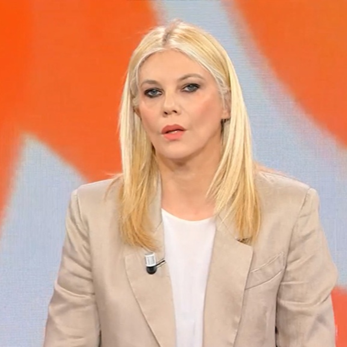 L'annuncio della morte di Francesco in diretta su Rai 1 e il fuorionda:  «Oddio è morto il Papa»