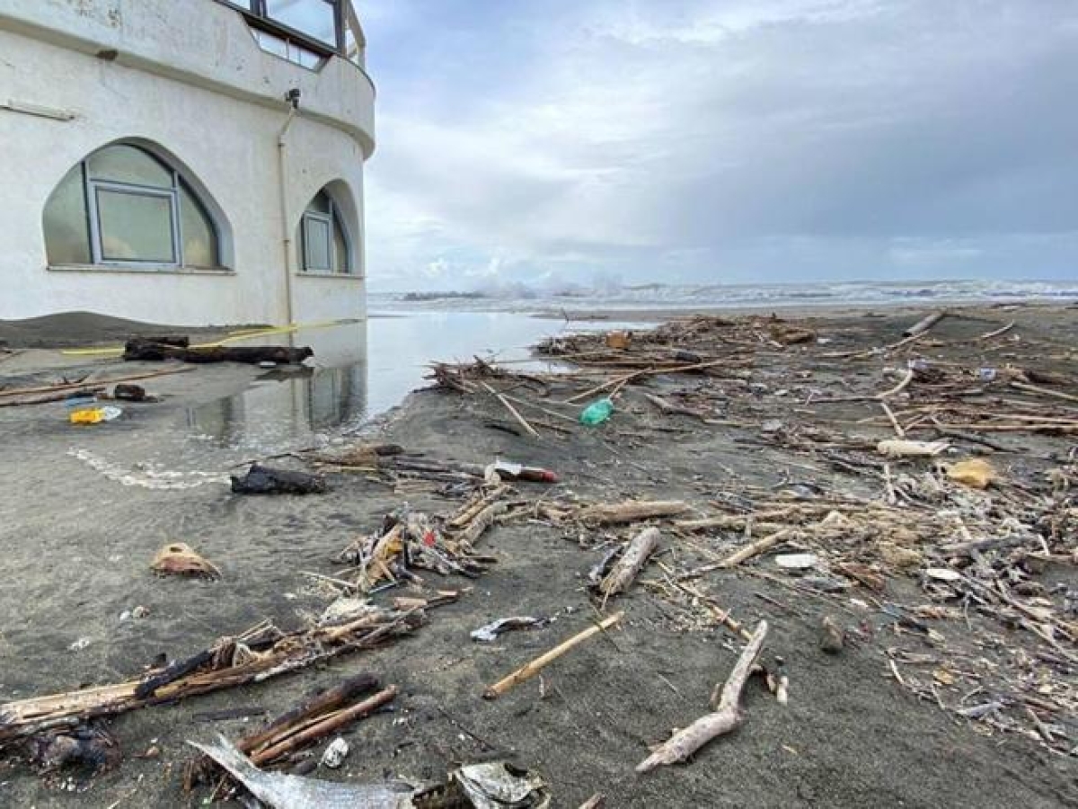 Maltempo nel Lazio: allerta per pioggia e temporali. A Fiumicino rimandato il Carnevale di Maccarese