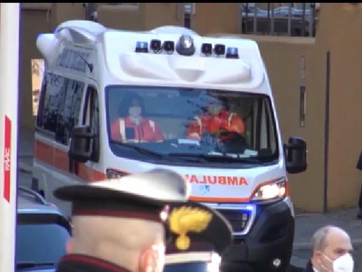 Via Prenestina, alla guida di un tir investe e uccide una donna di 84 anni