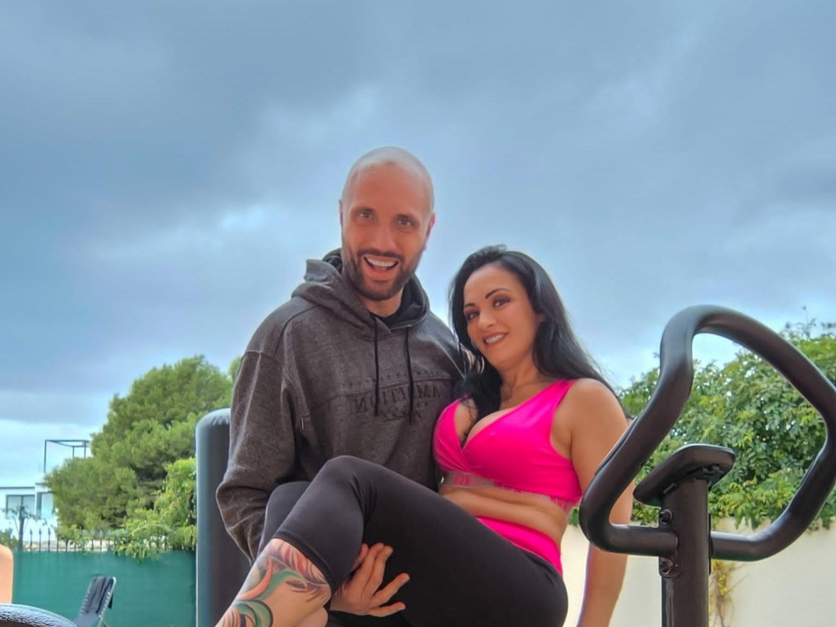 La giornalista pornostar con il marito per un mese nella casa del Grande  Fratello Hard | Corriere.it