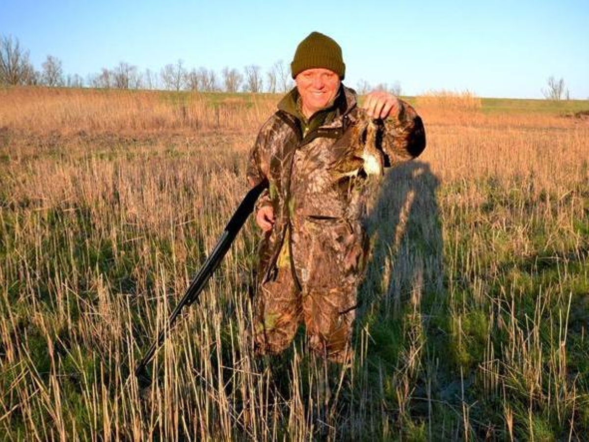 Sergio Berlato, il paladino dei cacciatori escluso dal consiglio regionale in Veneto: i gadget a forma di doppietta, il «tiro alla quaglia» e le polemiche sui vaccini