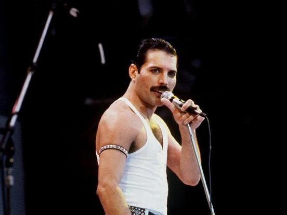 «Freddie Mercury aveva una figlia segreta»: la rivelazione 48 anni dopo, in un libro