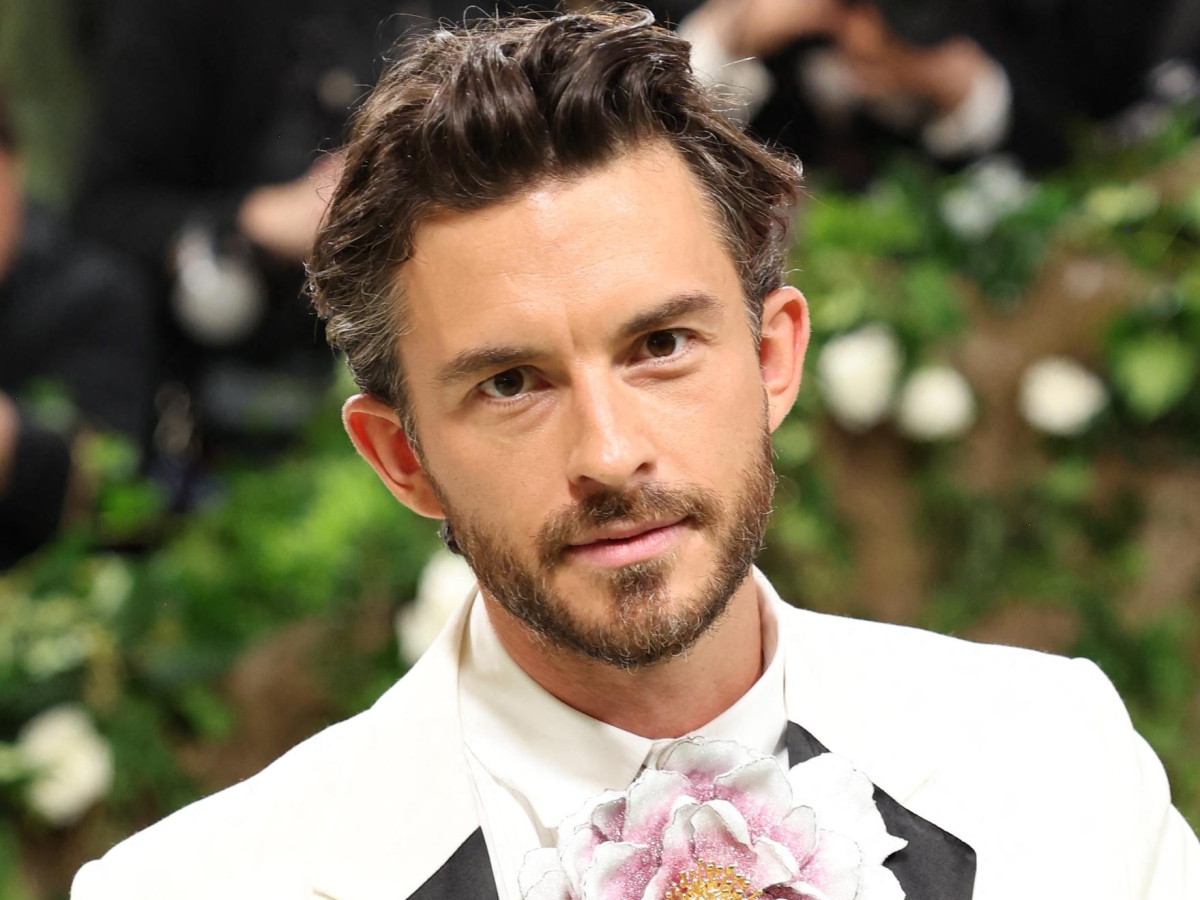 L'attore inglese Jonathan Bailey è l'uomo più sexy al mondo per «People»: è la prima volta che lo vince un gay dichiarato