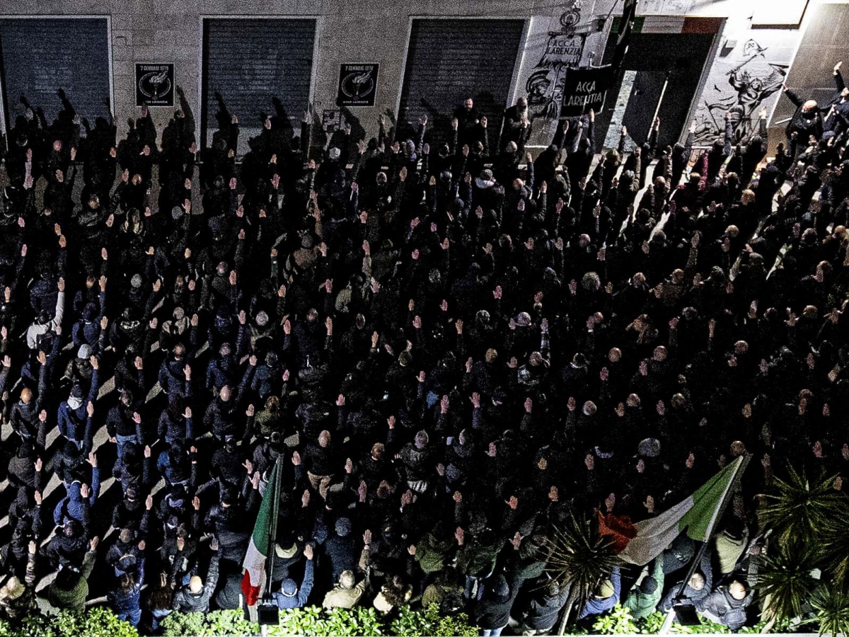 Saluto romano ad Acca Larentia: chiesto il processo per 31 militanti di CasaPound